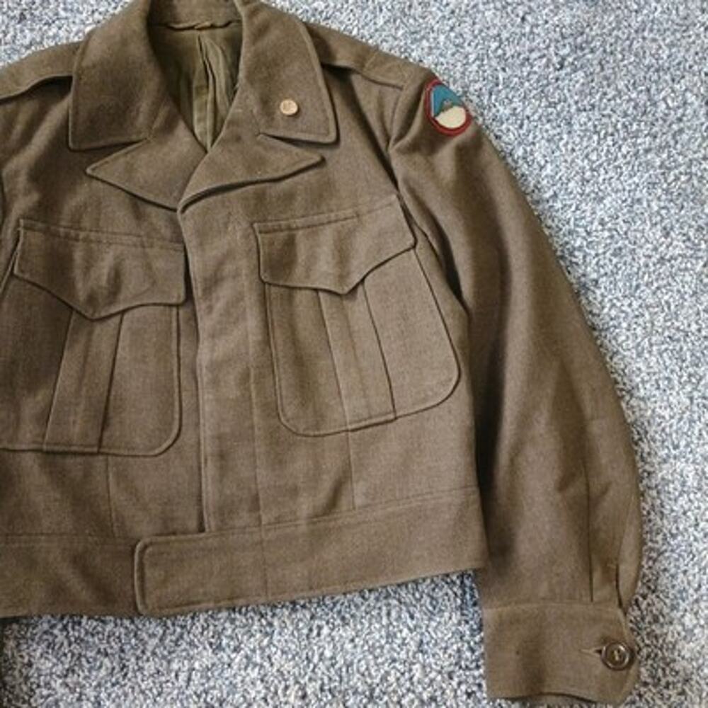 WW2 vintage Wool Eisenhower Ike Jacket Cropped Mt Fuji Theater Patch Japan Small